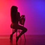 silhueta de bela mulher sexy dançarina sensual fetiche dança a noite